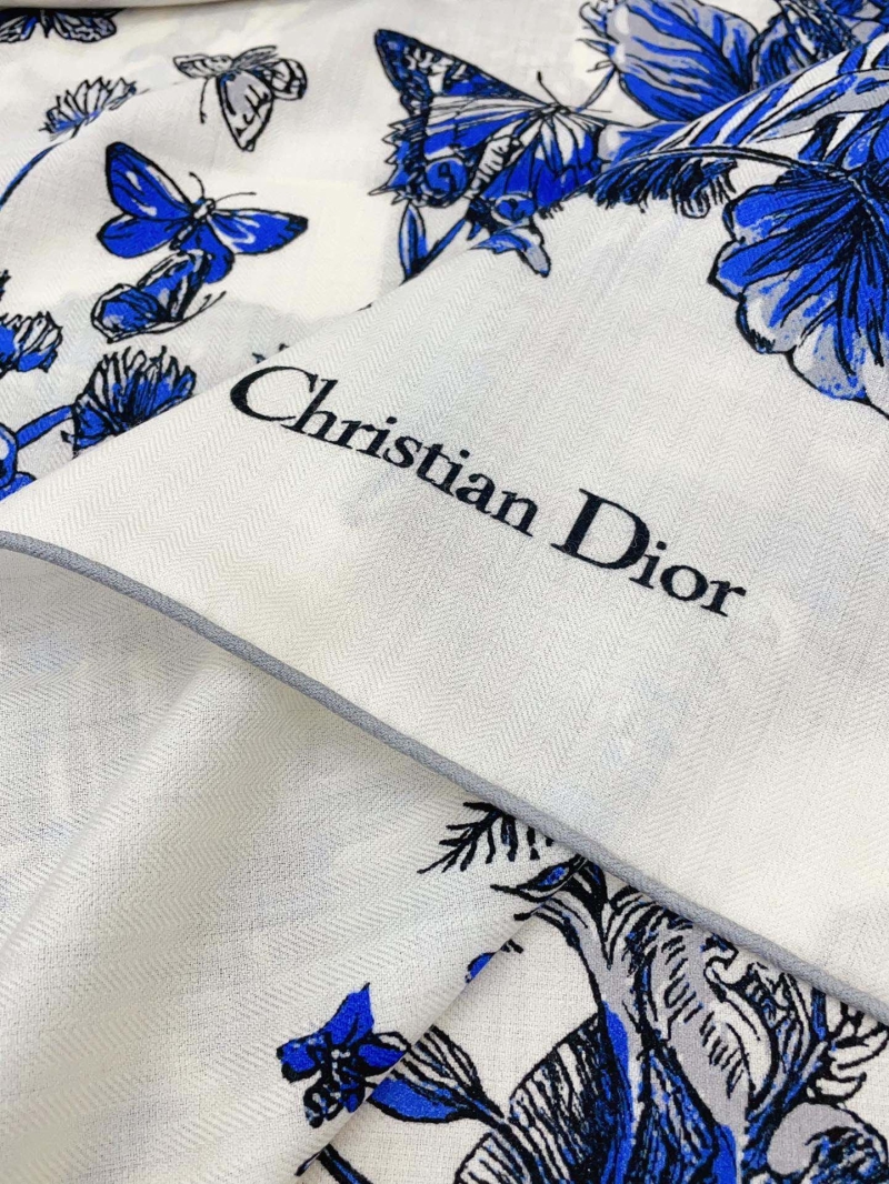 CHRISTIAN DIOR